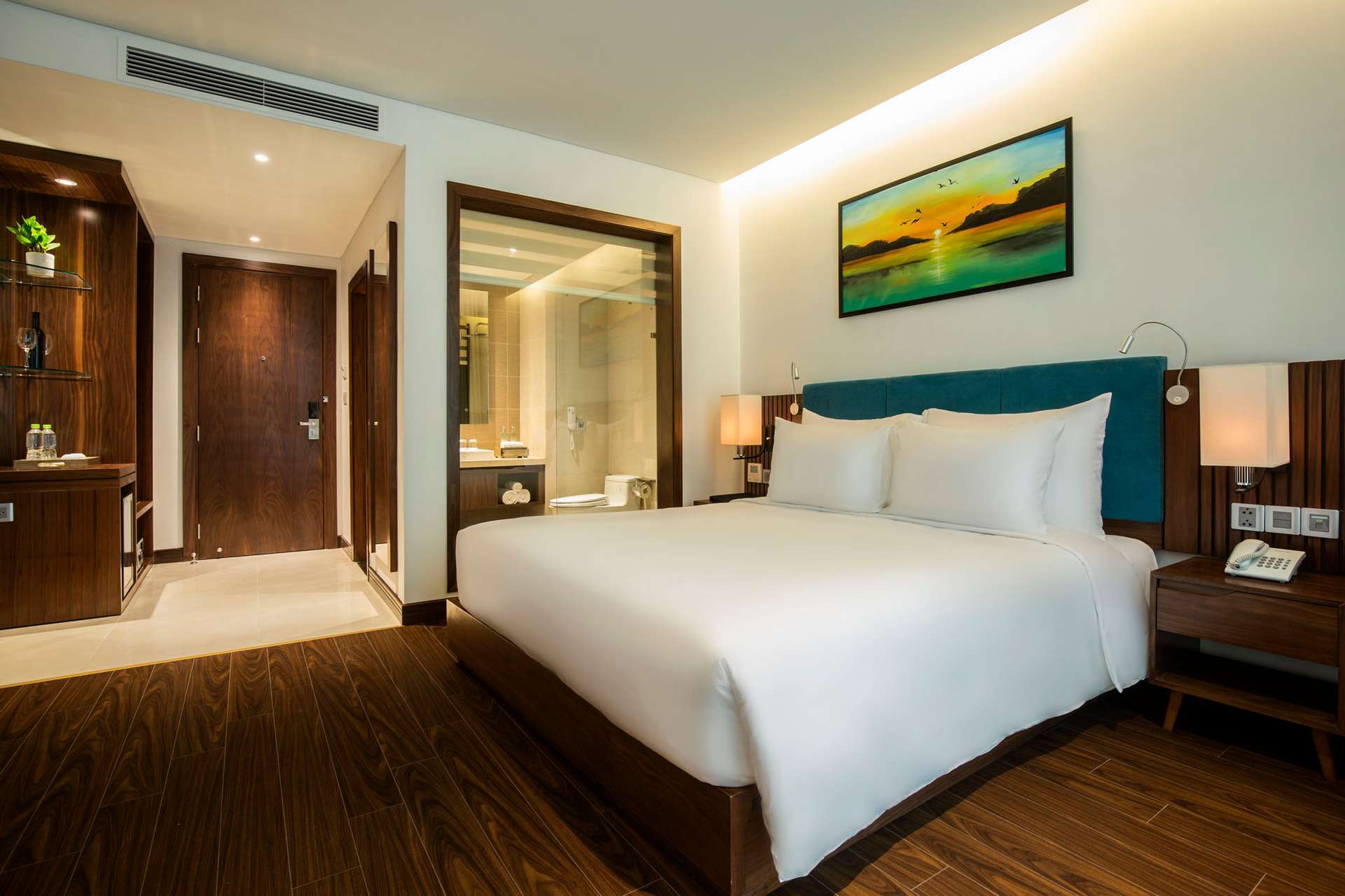 Review Khách sạn Maximilan Đà Nẵng Beach: vị trí, phòng, tiện ích và trải nghiệm lưu trú