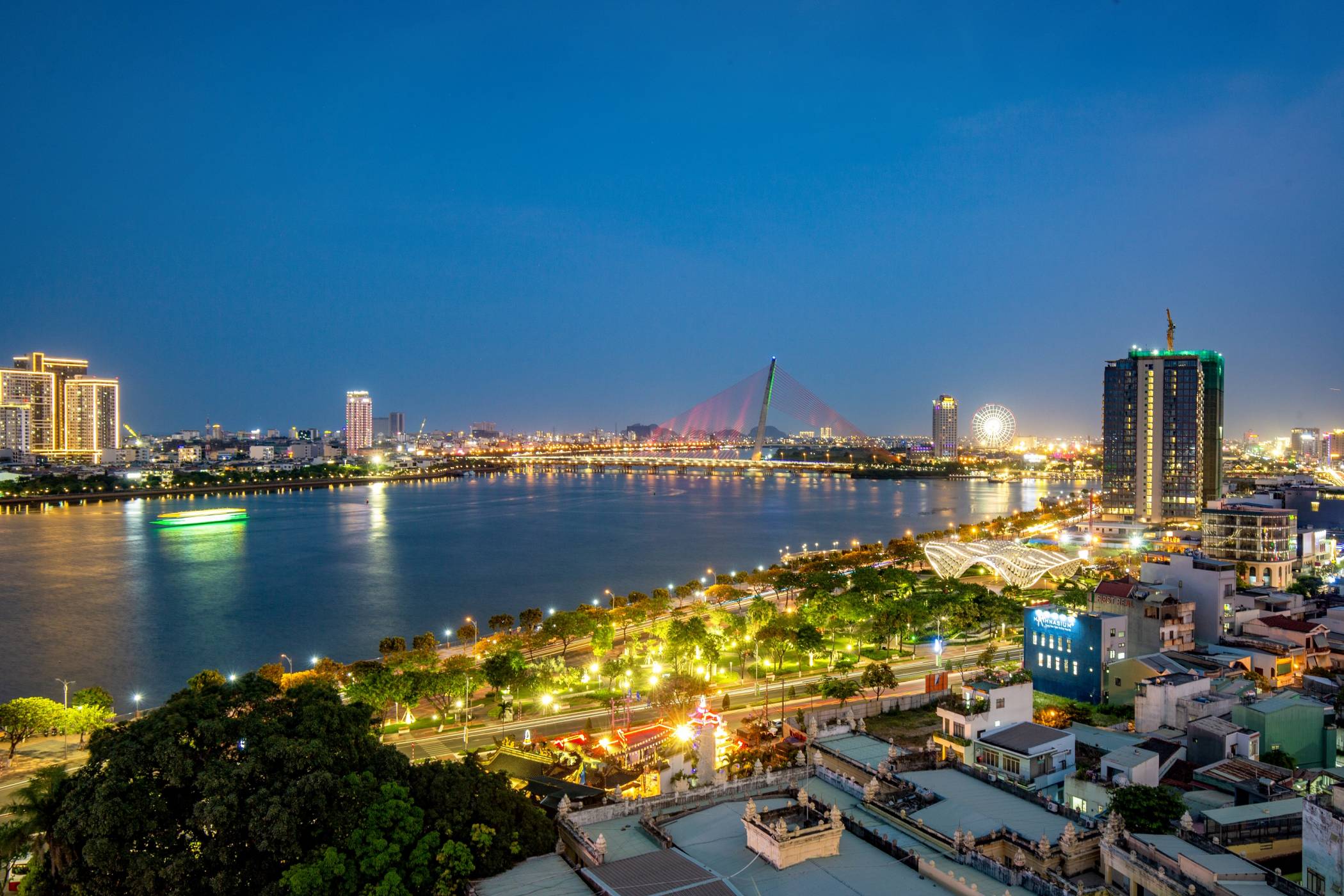 Review Khách sạn Vanda Đà Nẵng: Vị trí, hạng phòng, tiện ích và trải nghiệm lưu trú
