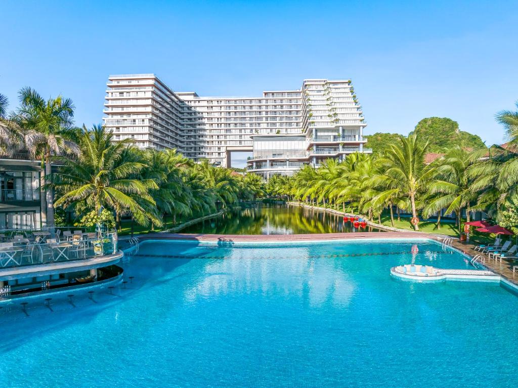 Review KOI Resort & Residence Da Nang: Vị trí, tiện ích, hạng phòng và giá tham khảo