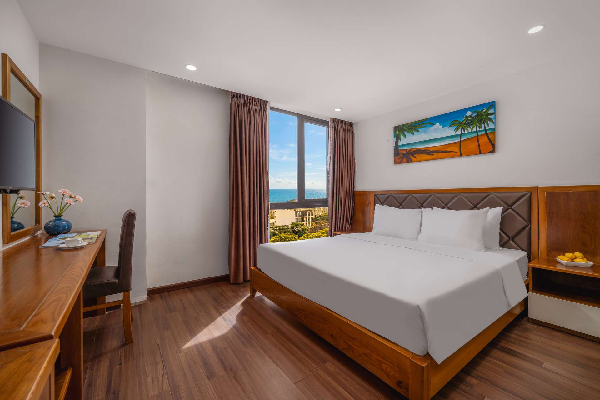 Review La Beach Hotel: khách sạn 3 sao gần biển Mỹ Khê, giá tốt và tiện ích đa dạng