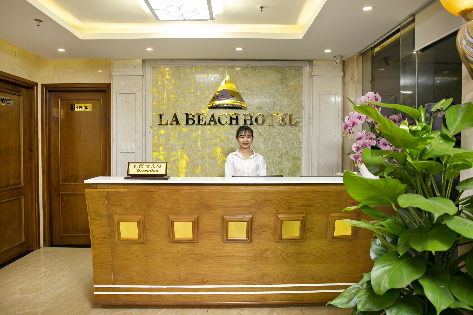 Review La Beach Hotel: khách sạn 3 sao gần biển Mỹ Khê, giá tốt và tiện ích đa dạng