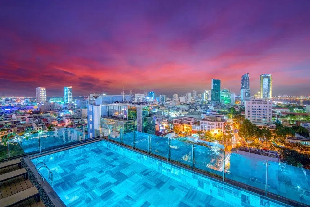 Review LAMANGA Hotel & Suites: Vị trí trung tâm, phòng nghỉ tiện nghi và hồ bơi thư giãn