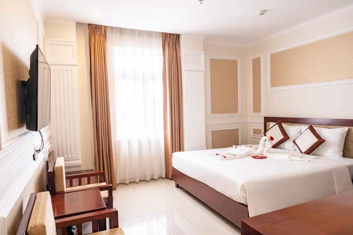 Review Lychee Hotel: Đánh giá vị trí, hạng phòng, tiện ích và trải nghiệm lưu trú