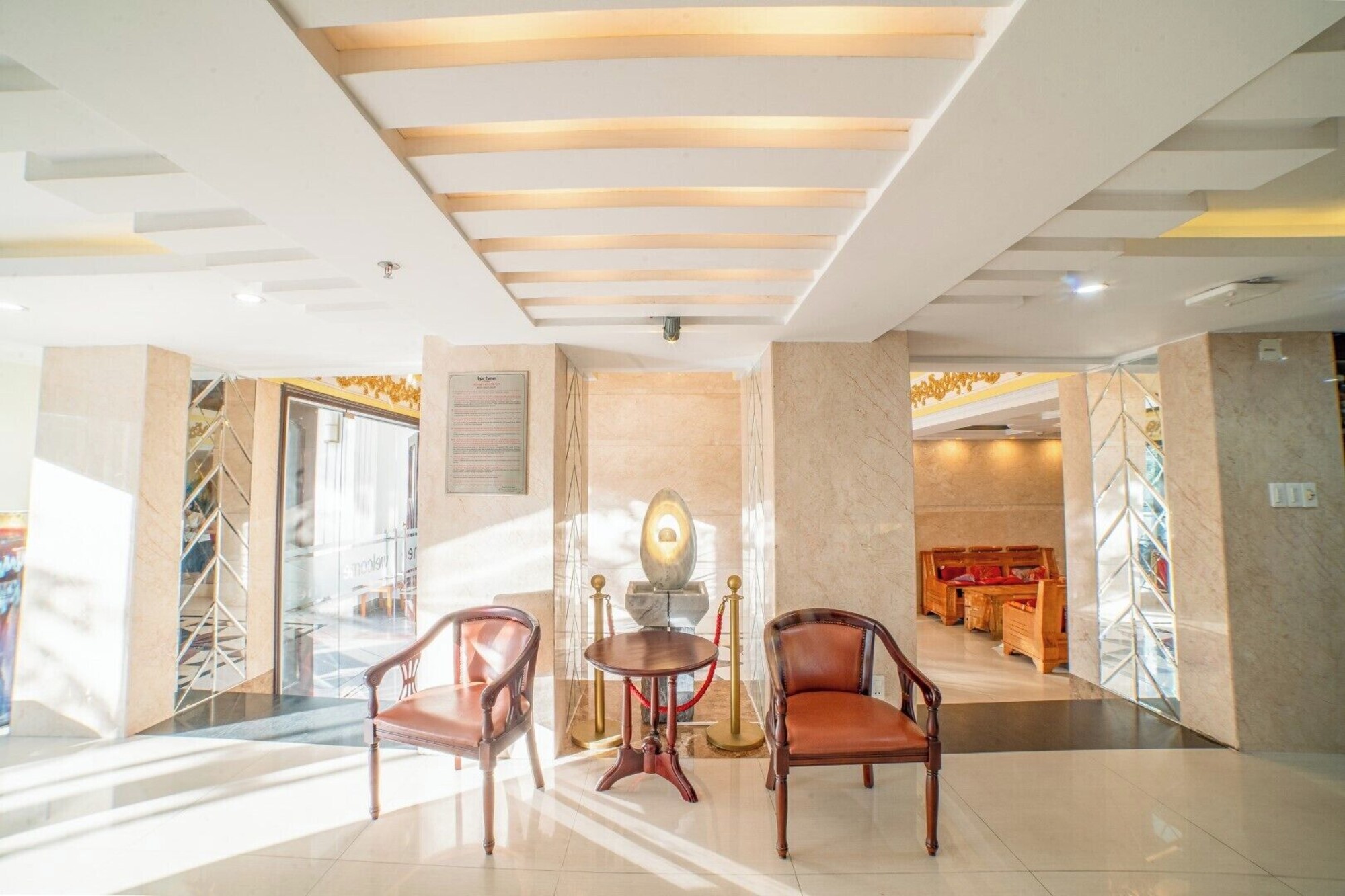 Review Lychee Hotel: Đánh giá vị trí, hạng phòng, tiện ích và trải nghiệm lưu trú