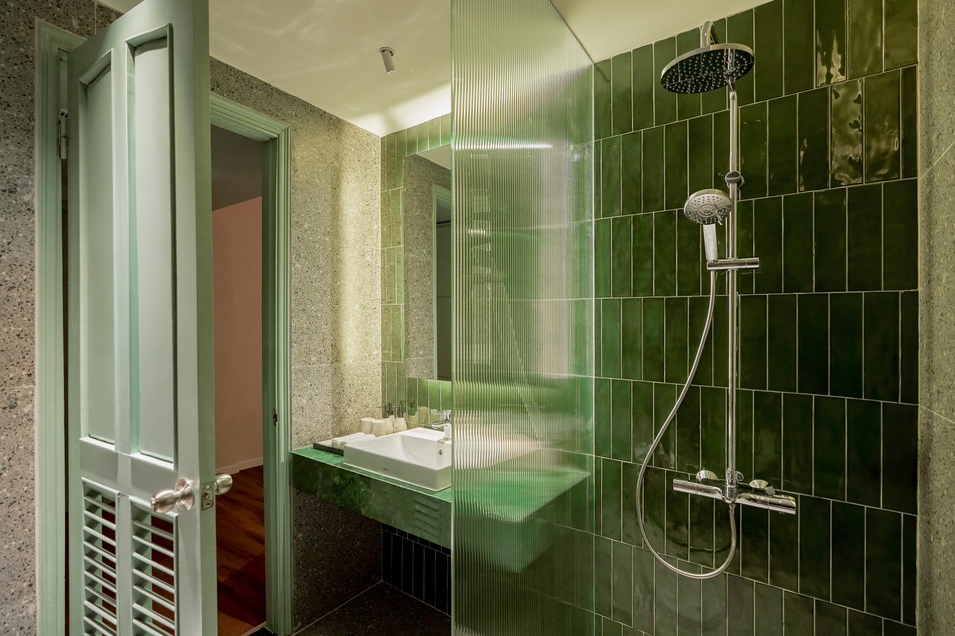 Review M Village Hotel Da Nang Centre: Vị trí trung tâm, nhiều hạng phòng và dịch vụ lưu trú linh hoạt