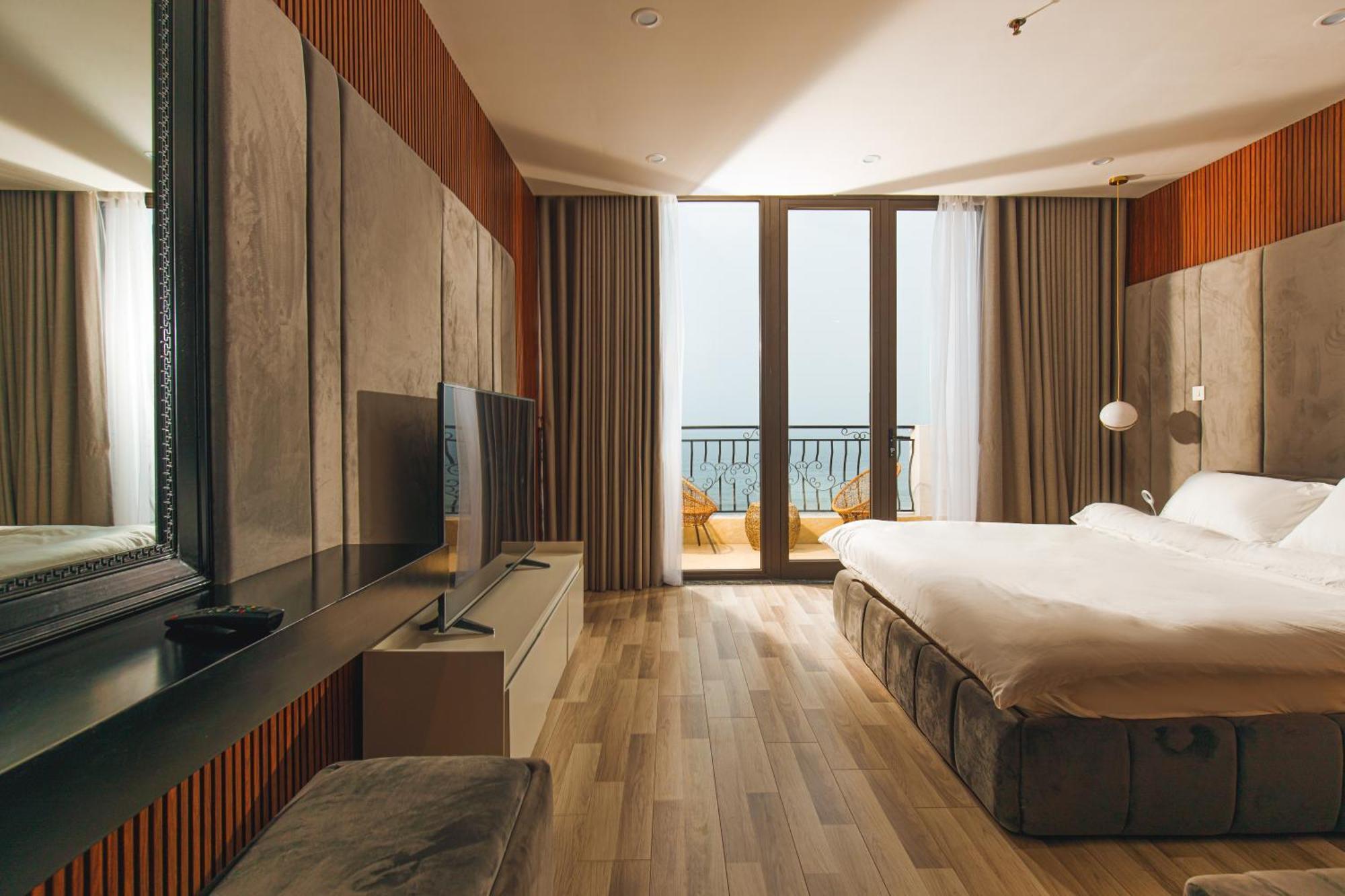 Review Mercury Beach Hotel Danang: vị trí, phòng ở, tiện ích và giá tham khảo