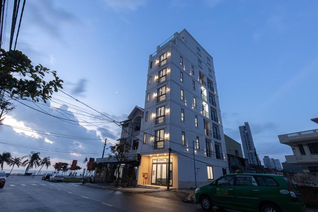 Review Mercury Beach Hotel Danang: vị trí, phòng ở, tiện ích và giá tham khảo