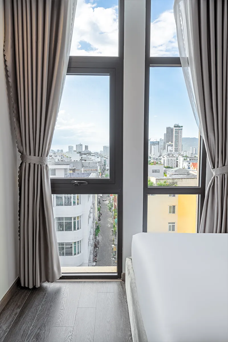 Review Mercy Emerald Hotel Danang: khách sạn gần biển Mỹ Khê, có hồ bơi và phòng hướng biển