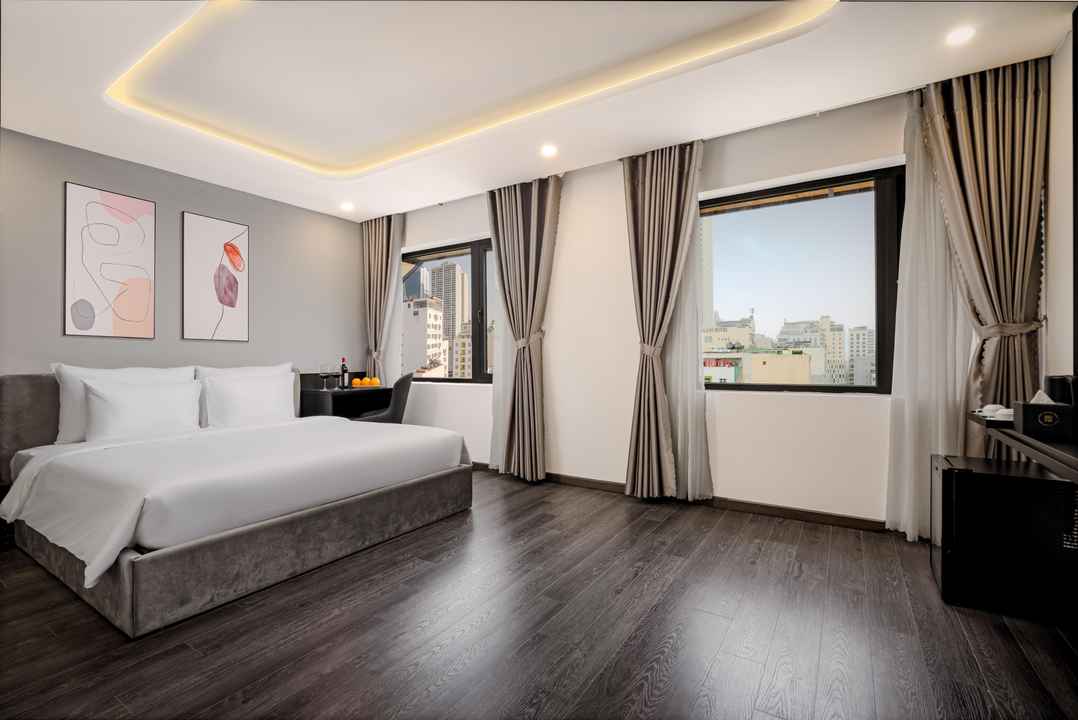 Review Mercy Emerald Hotel Danang: khách sạn gần biển Mỹ Khê, có hồ bơi và phòng hướng biển