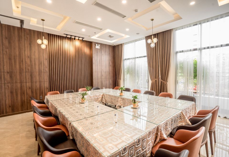 Review Minh Quan Hotel Danang: Vị Trí Trung Tâm, Phòng Sạch Và Dịch Vụ Tiện Lợi