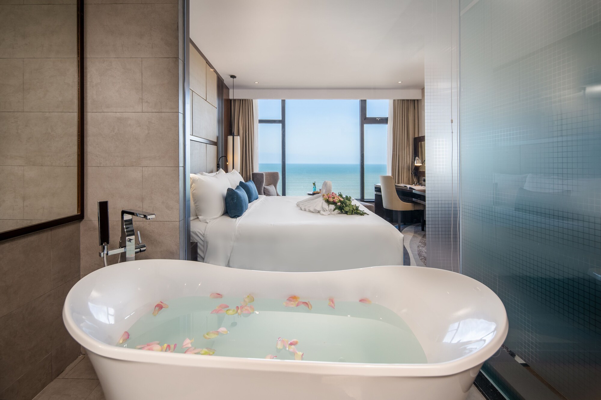 Review Minh Toan SAFI Ocean Hotel: khách sạn 4 sao gần biển Mỹ Khê Đà Nẵng