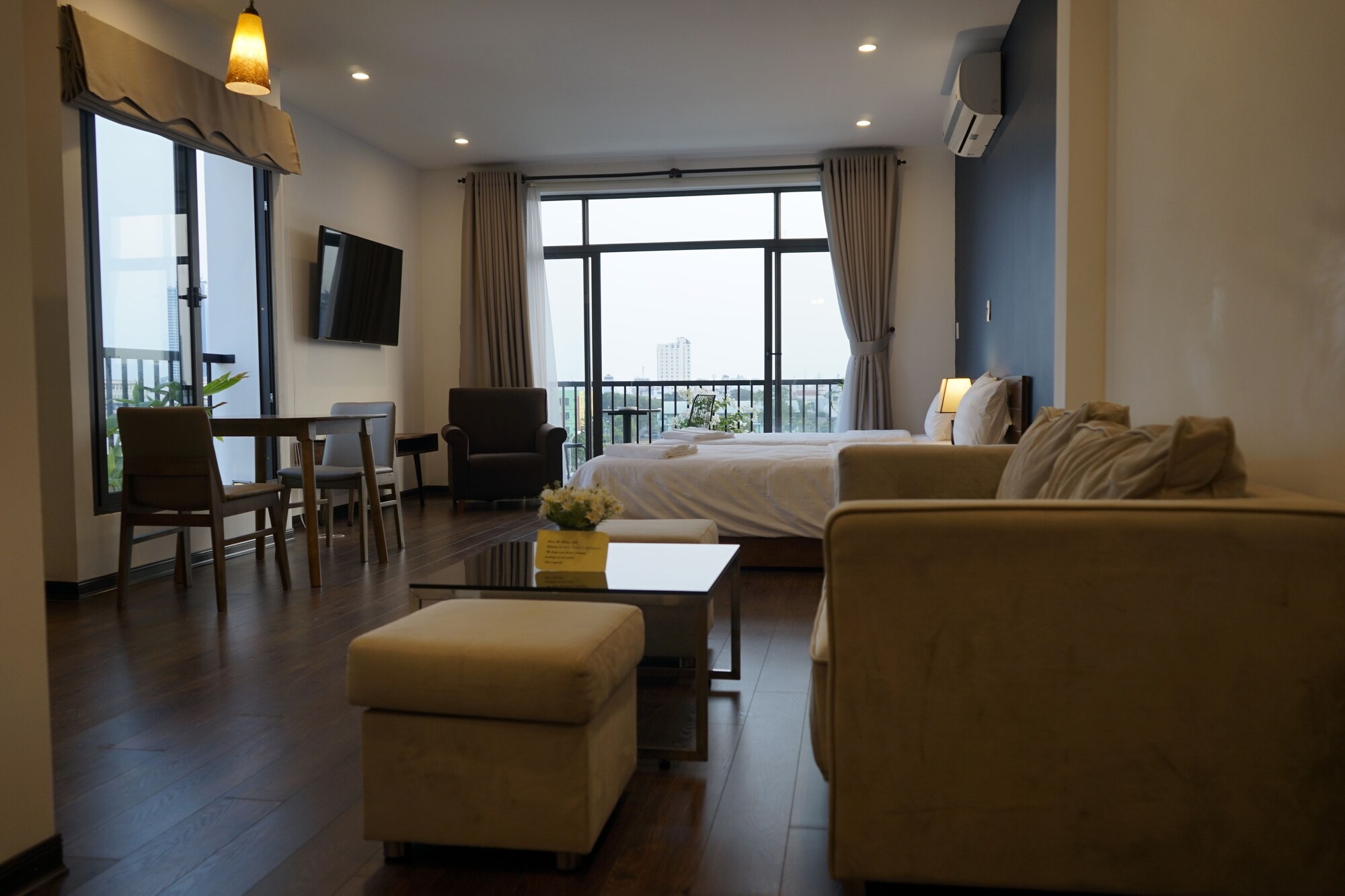 Review Oasis Hotel & Apartment Đà Nẵng: khách sạn căn hộ gần biển Mỹ Khê