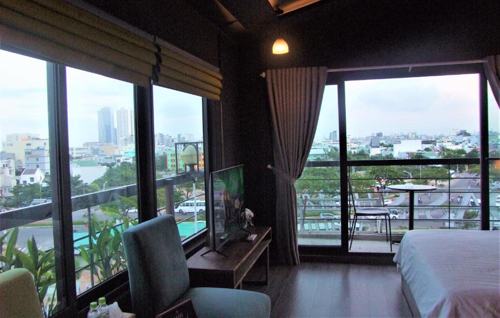 Review Oasis Hotel & Apartment Đà Nẵng: khách sạn căn hộ gần biển Mỹ Khê