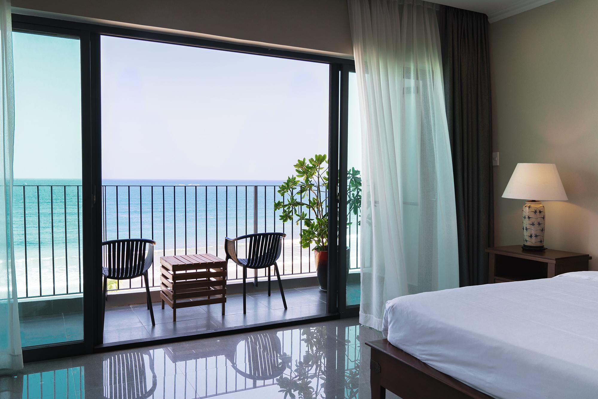 Review Oasis Hotel & Apartment Đà Nẵng: khách sạn căn hộ gần biển Mỹ Khê