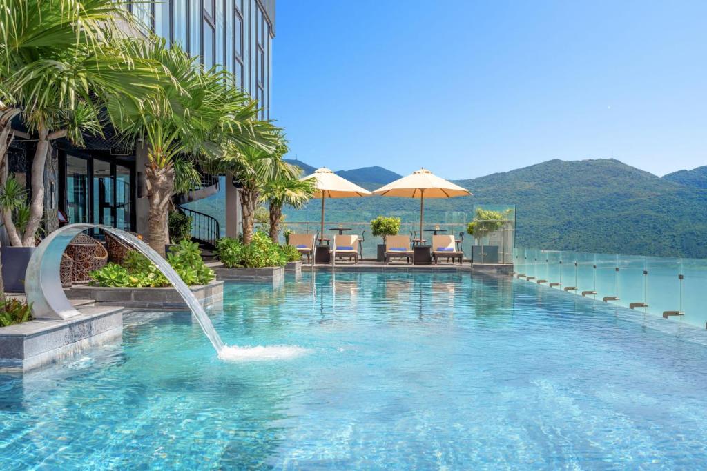 Review Peninsula Hotel Danang: khách sạn 5 sao bên biển Mỹ Khê có gì nổi bật?