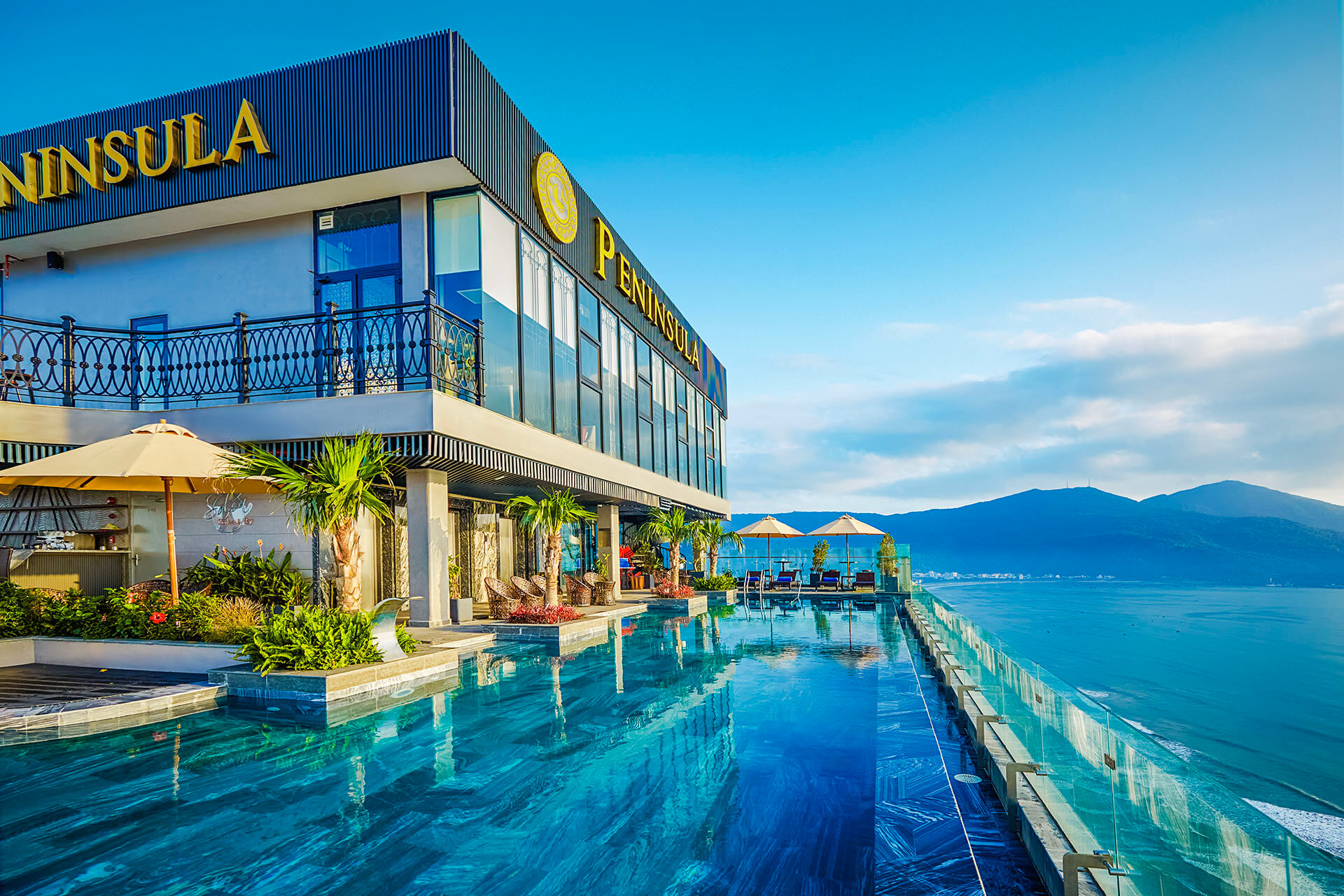 Review Peninsula Hotel Danang: khách sạn 5 sao bên biển Mỹ Khê có gì nổi bật?