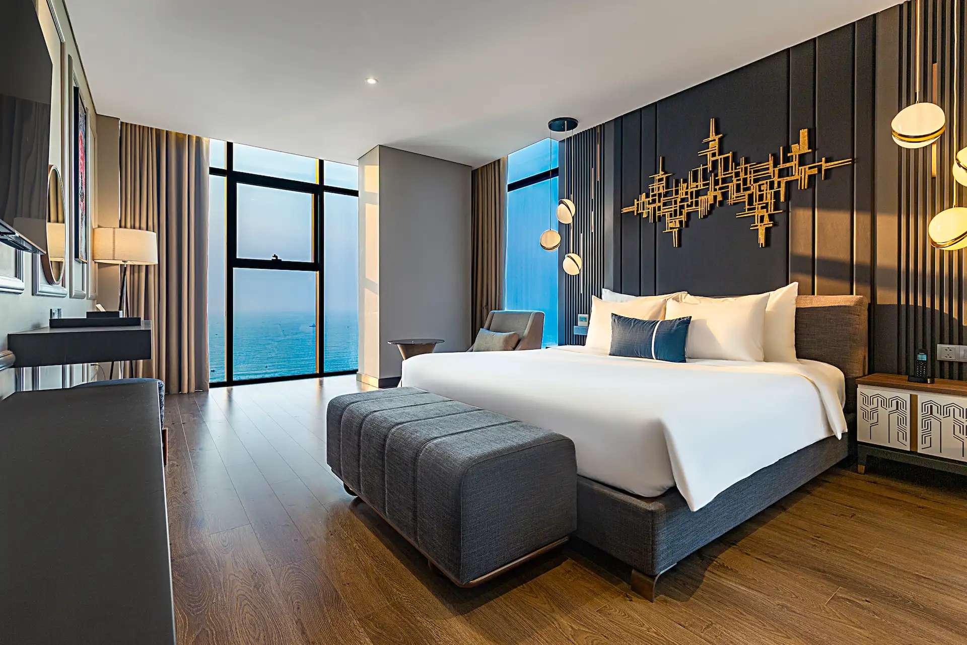Review Peninsula Hotel Danang: khách sạn 5 sao bên biển Mỹ Khê có gì nổi bật?