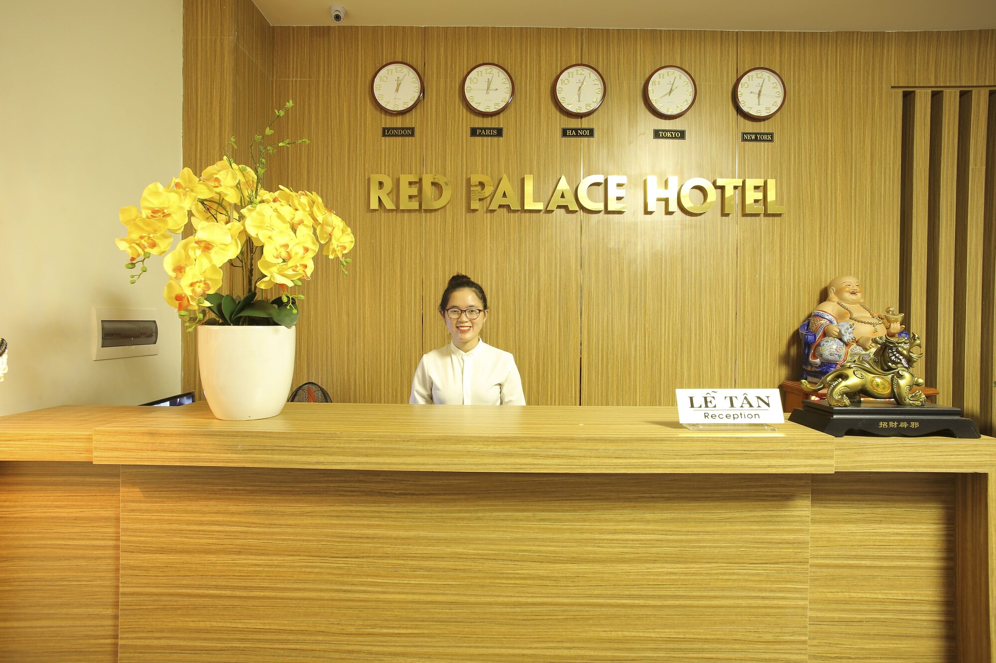 Review Red Palace Đà Nẵng: Vị Trí, Tiện Nghi, Hạng Phòng Và Giá Tham Khảo