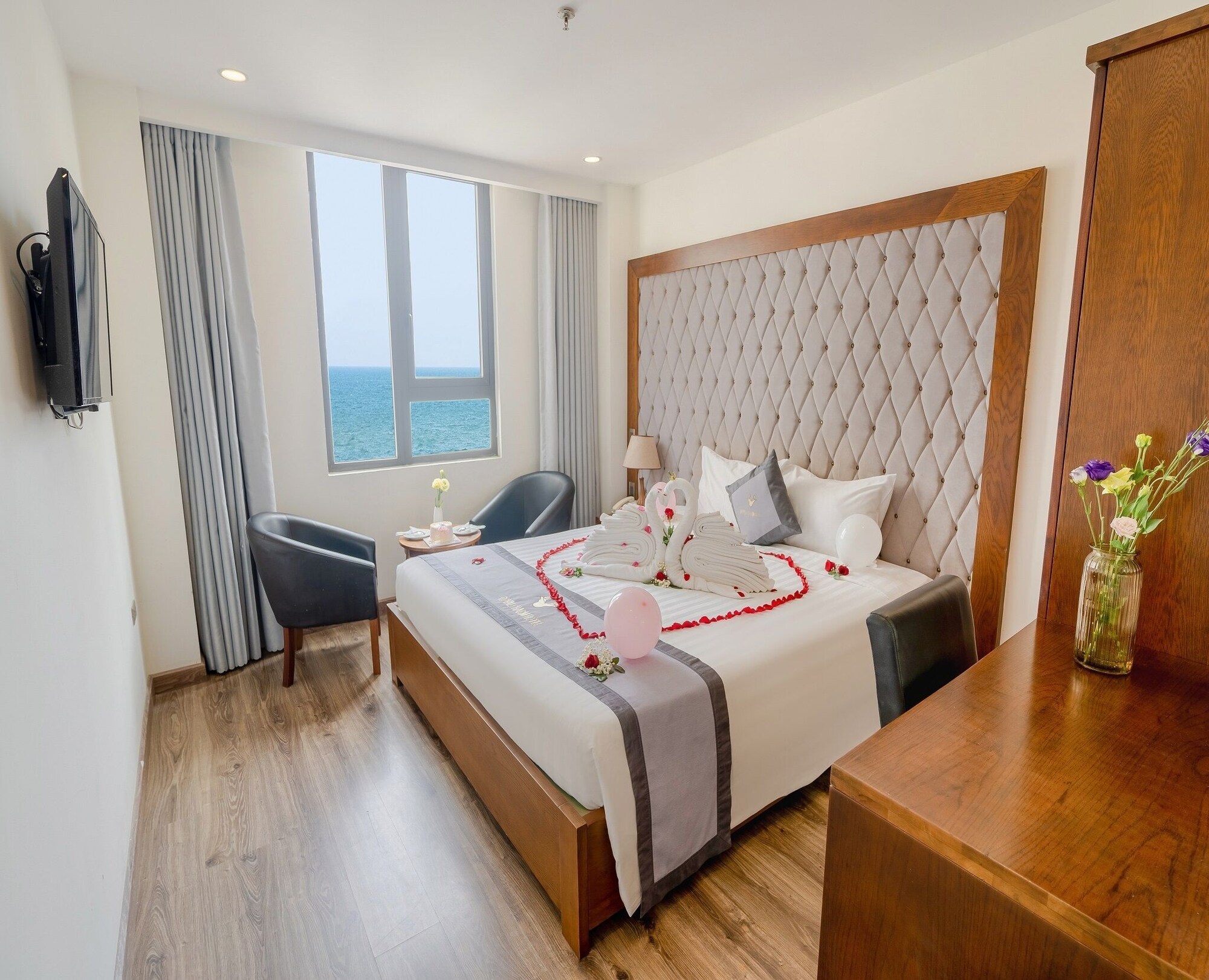 Review Royal Charm Hotel: Khách sạn 3 sao gần biển Mỹ Khê Đà Nẵng
