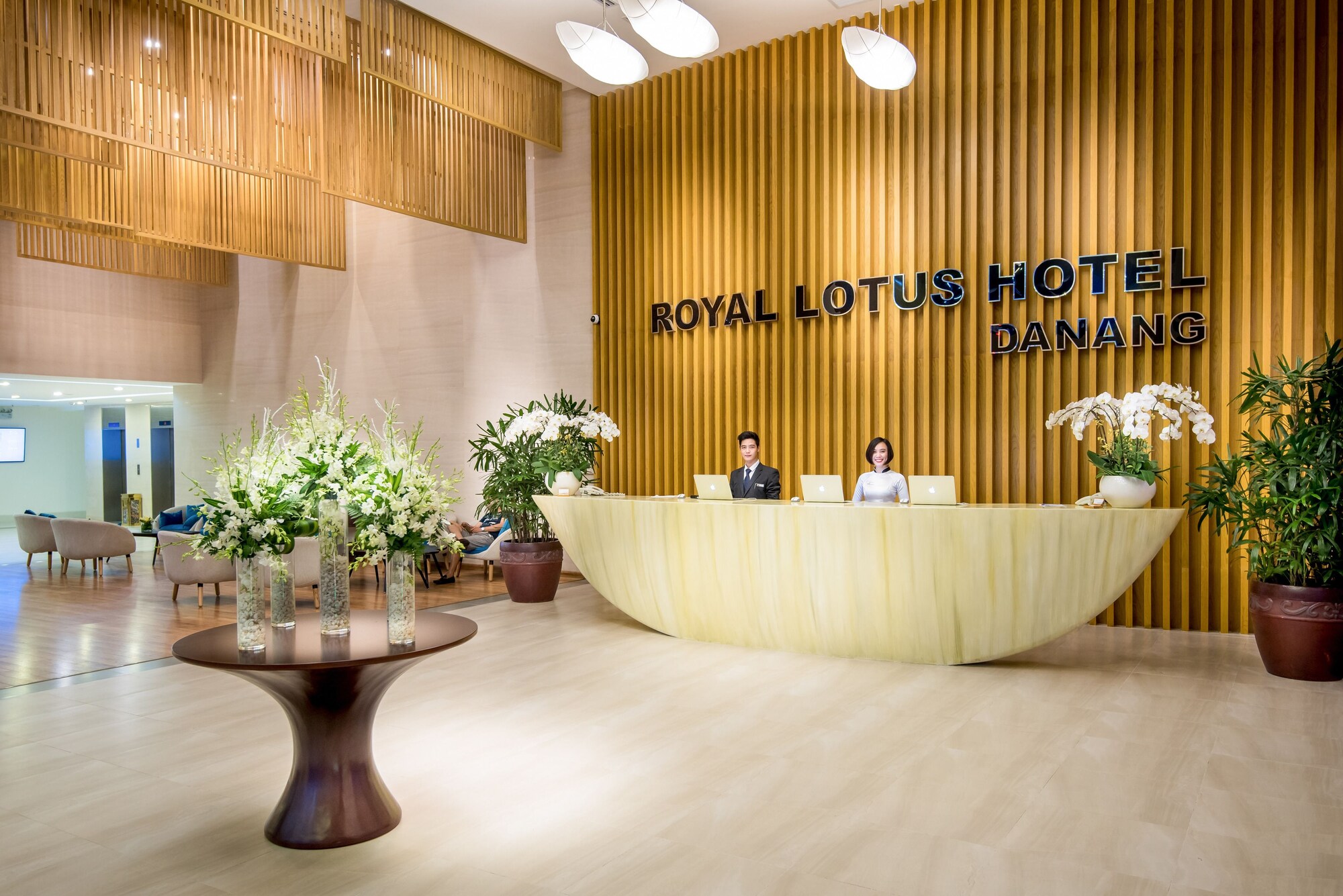Review Royal Lotus Hotel Da Nang: Đánh Giá Chi Tiết Vị Trí, Tiện Ích, Phòng Nghỉ Và Trải Nghiệm Lưu Trú