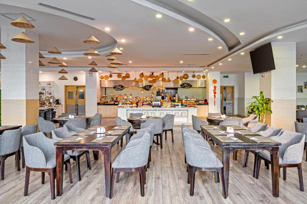 Review Royal Lotus Hotel Da Nang: Đánh Giá Chi Tiết Vị Trí, Tiện Ích, Phòng Nghỉ Và Trải Nghiệm Lưu Trú