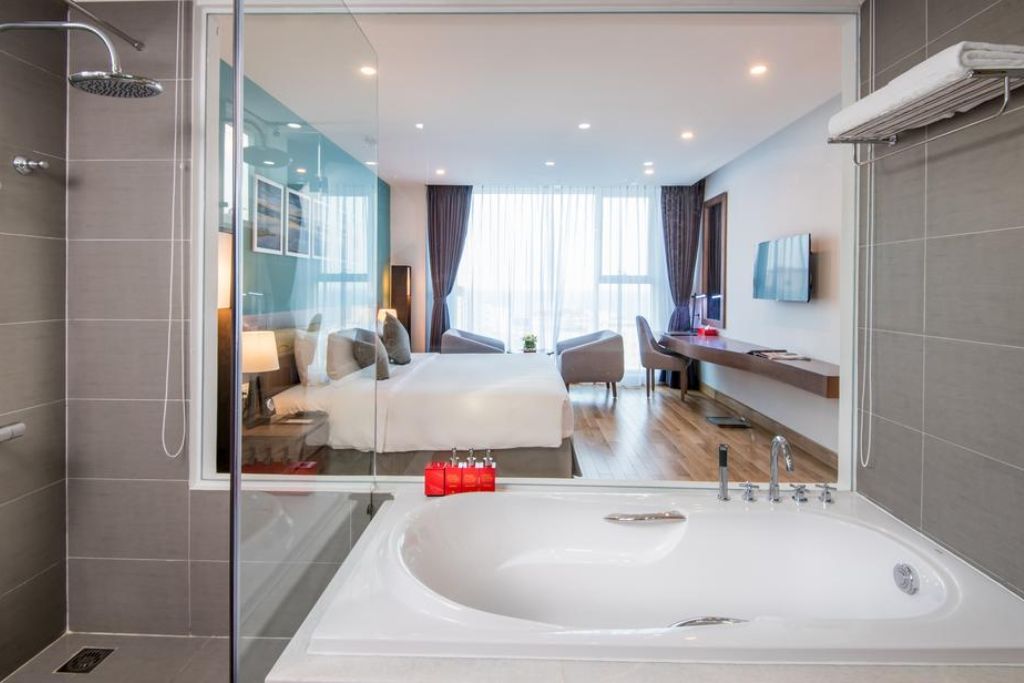 Review Royal Lotus Hotel Da Nang: Đánh Giá Chi Tiết Vị Trí, Tiện Ích, Phòng Nghỉ Và Trải Nghiệm Lưu Trú