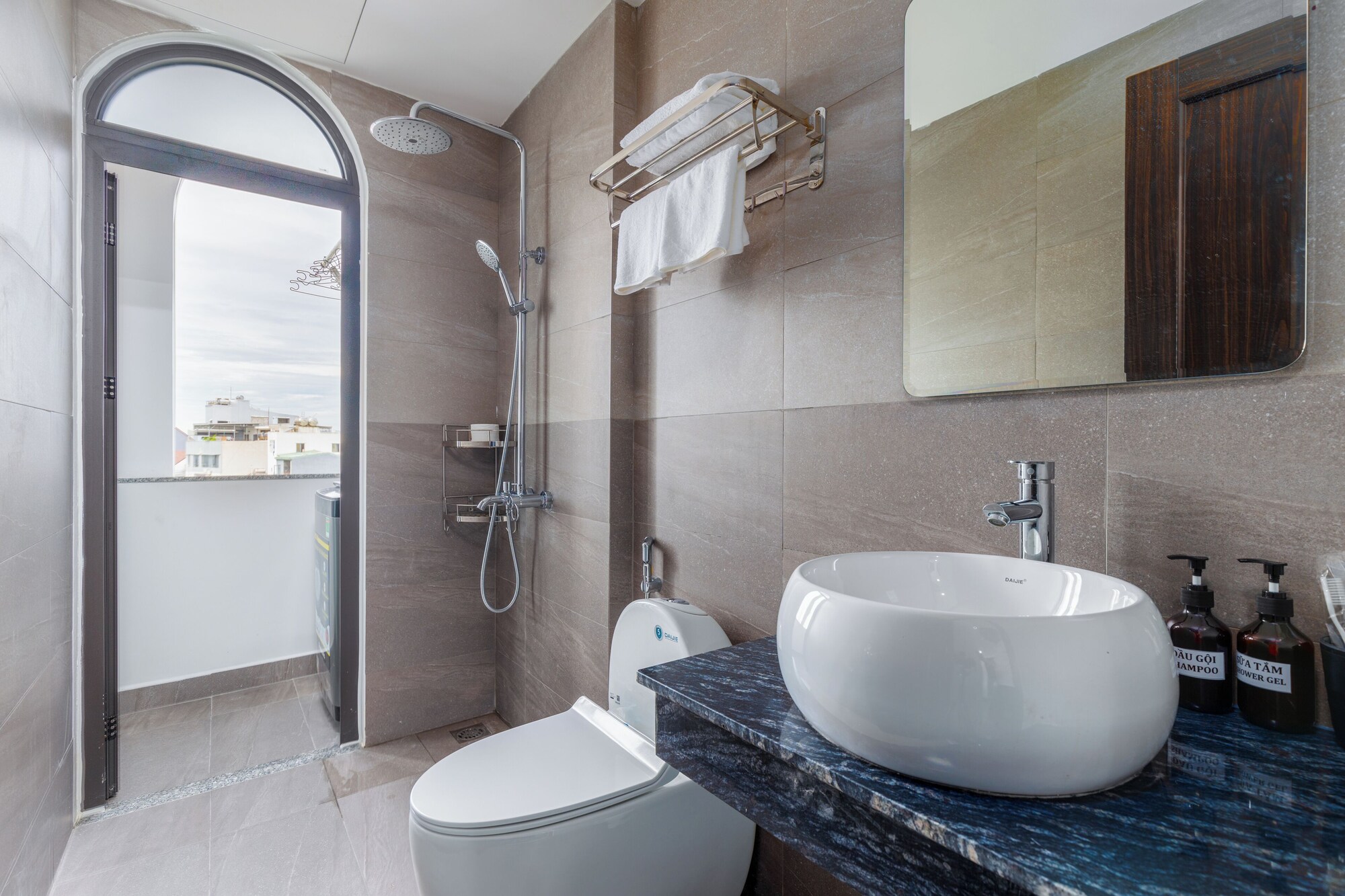 Review Saluton Apartment: Căn hộ lưu trú gần biển Mỹ Khê cho nhóm trẻ tại Đà Nẵng