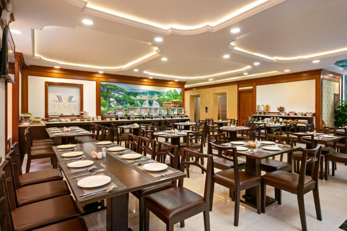 Review Santa Luxury Hotel: 7 hạng phòng, tiện ích và vị trí gần biển Mỹ Khê