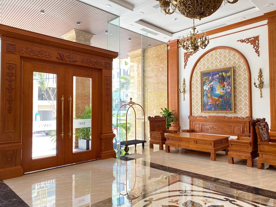 Review Santa Luxury Hotel: 7 hạng phòng, tiện ích và vị trí gần biển Mỹ Khê