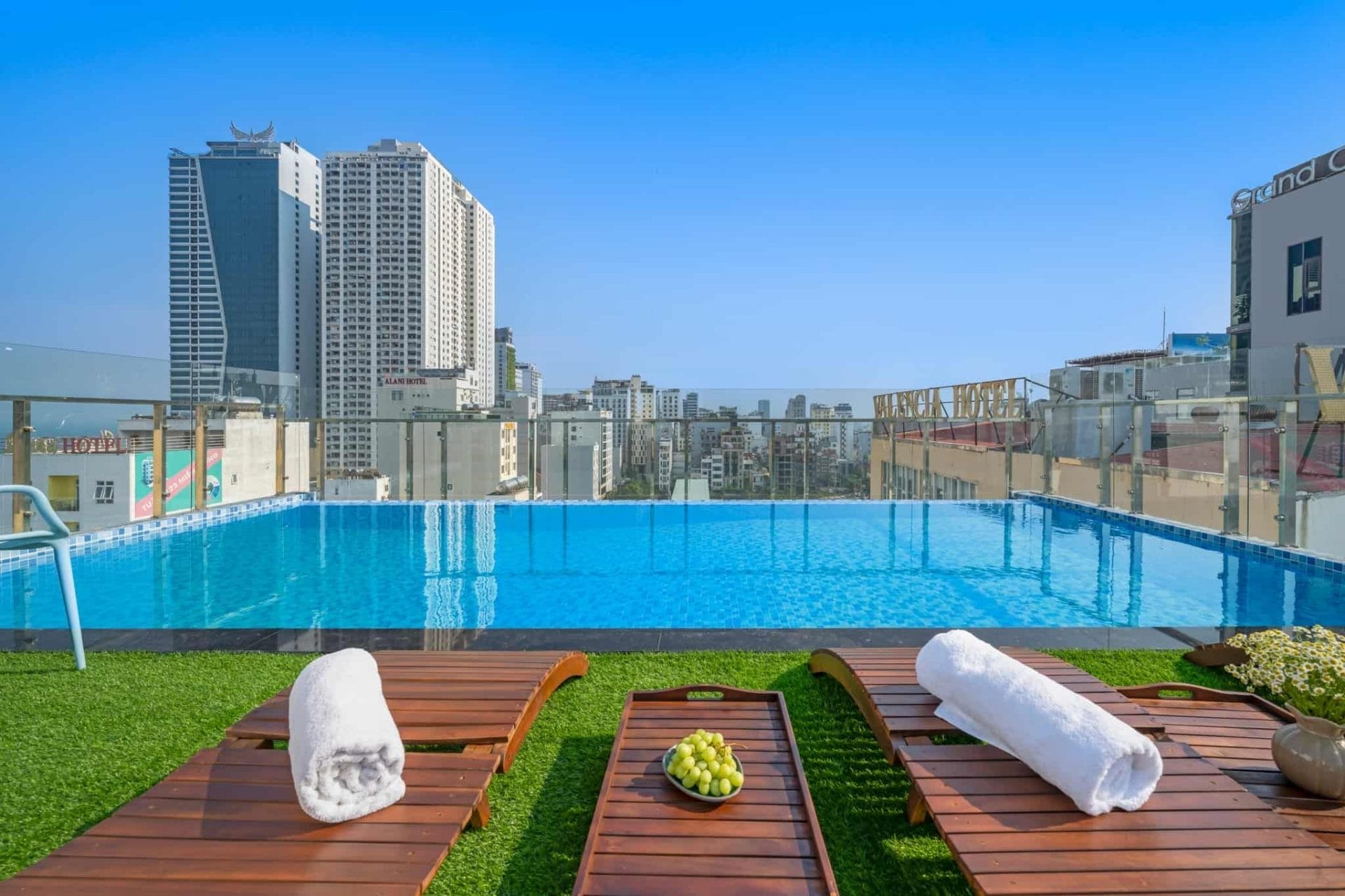 Review Sea Near Me Hotel Đà Nẵng: khách sạn gần biển Mỹ Khê tại khu An Thượng