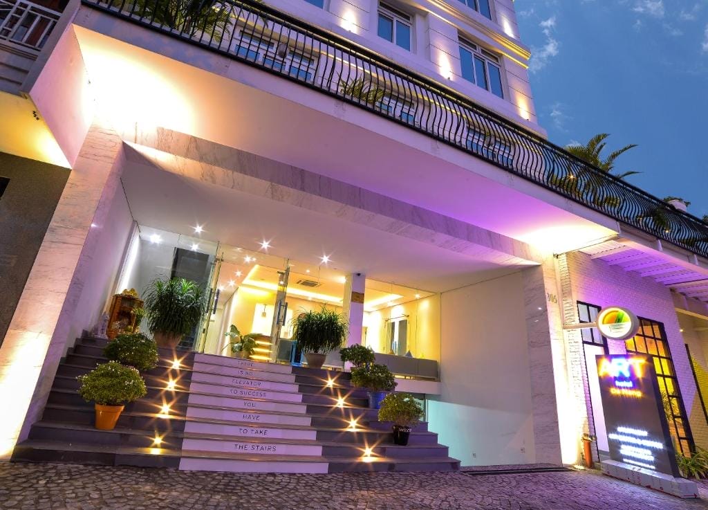 Review Swan Hotel Danang: 20 phòng, vị trí gần trung tâm và tiện ích cần biết
