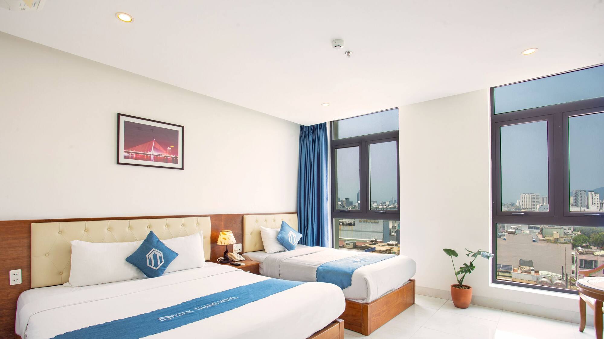 Review Toan Thang Hotel: Giá Phòng, Tiện Ích Và Kinh Nghiệm Lưu Trú 2026