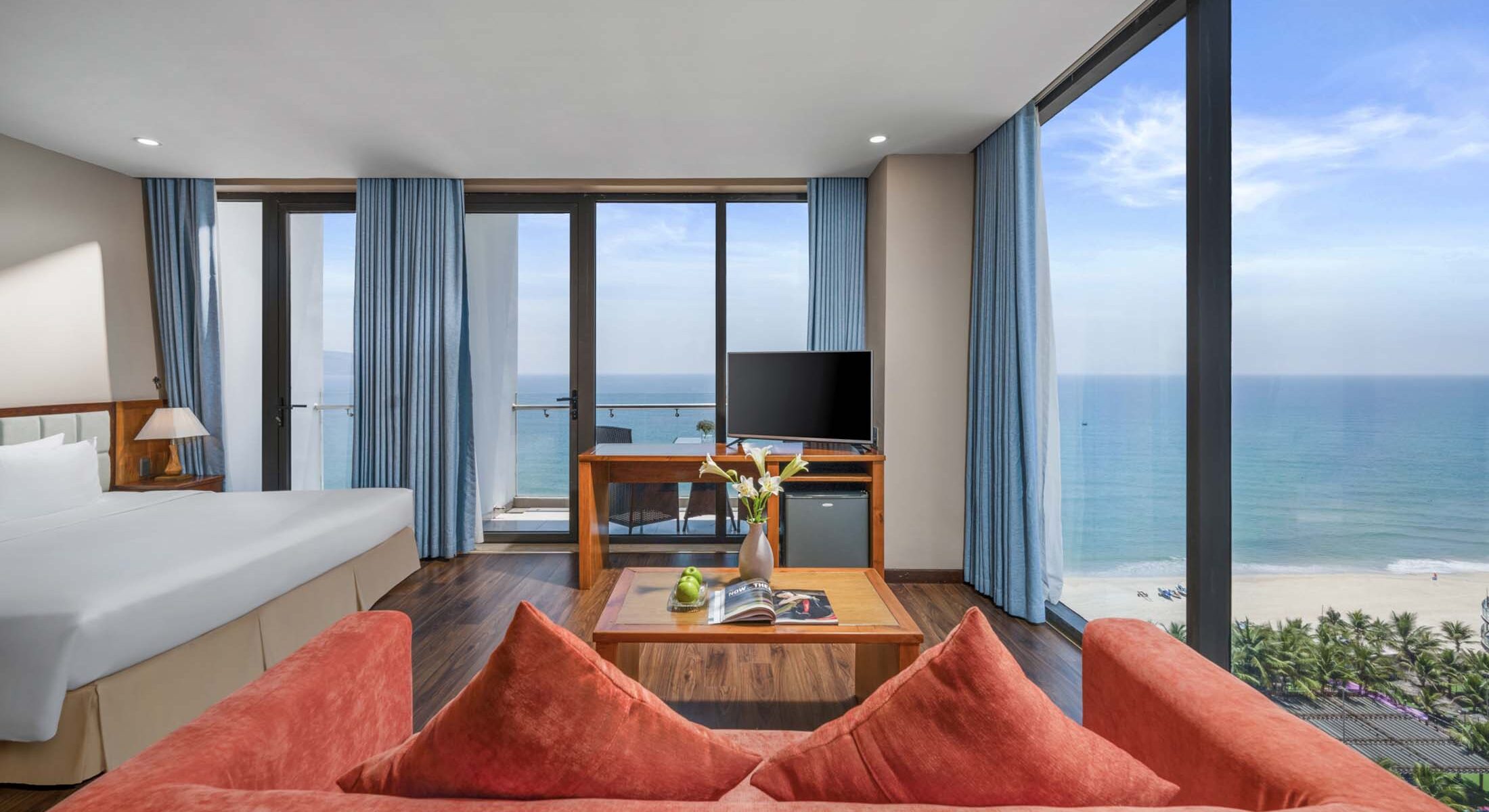 Review Yarra Ocean Suites Danang: khách sạn 4 sao gần biển Mỹ Khê, phòng hướng biển và tiện ích thư giãn