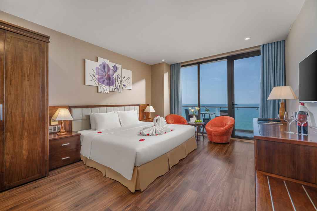 Review Yarra Ocean Suites Danang: khách sạn 4 sao gần biển Mỹ Khê, phòng hướng biển và tiện ích thư giãn