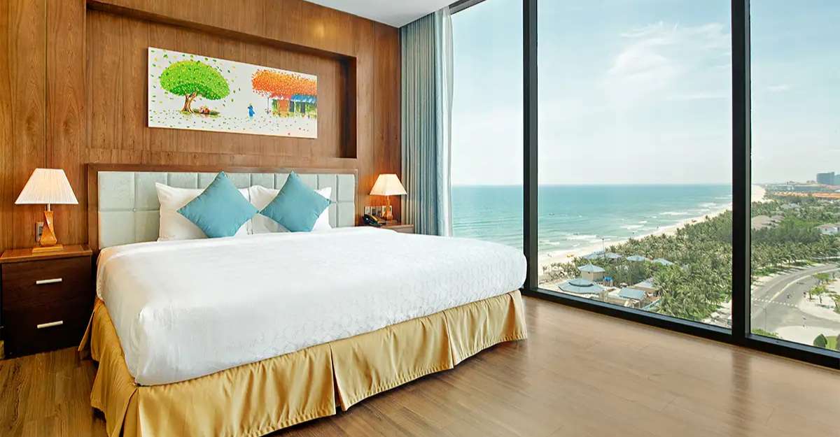 Review Yarra Ocean Suites Danang: khách sạn 4 sao gần biển Mỹ Khê, phòng hướng biển và tiện ích thư giãn