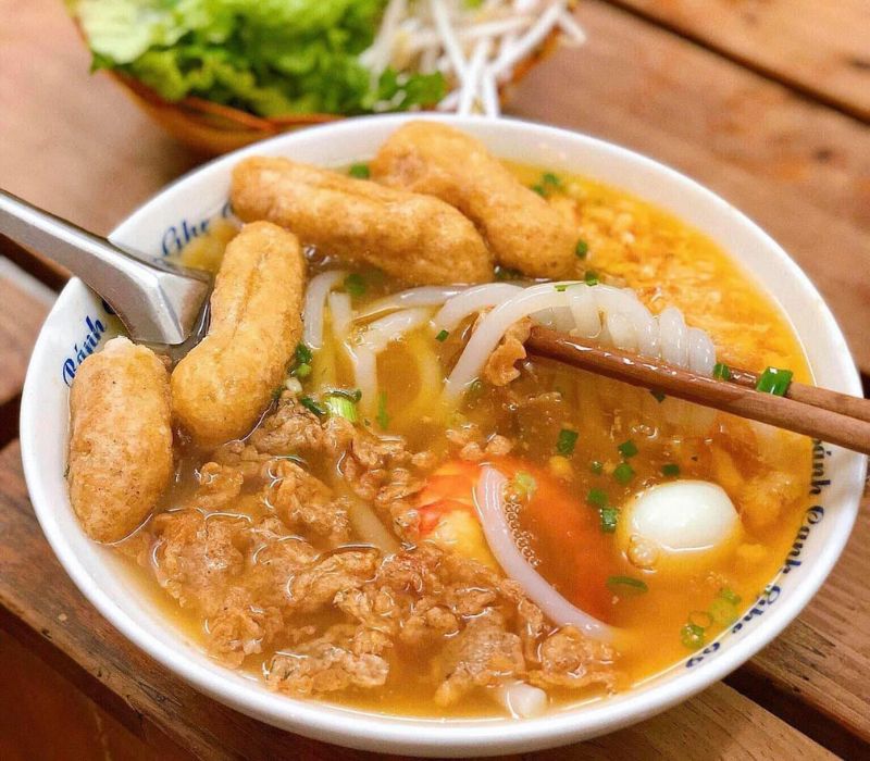 Top 10 quán ăn ngon theo đường Đà Nẵng được yêu thích hiện nay
