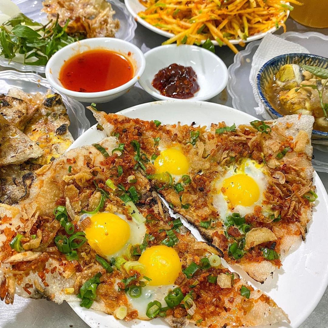 Top 10 quán bánh tráng kẹp Đà Nẵng được yêu thích nhất hiện nay