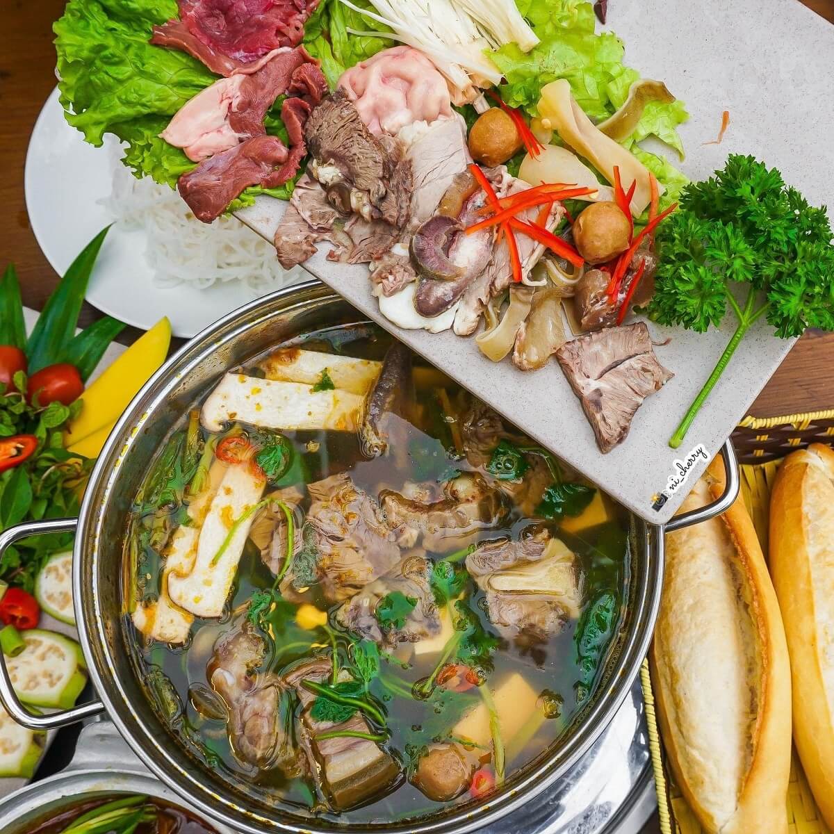 Top 12 địa điểm lẩu bò Đà Nẵng ngon nổi tiếng được thực khách yêu thích nhất