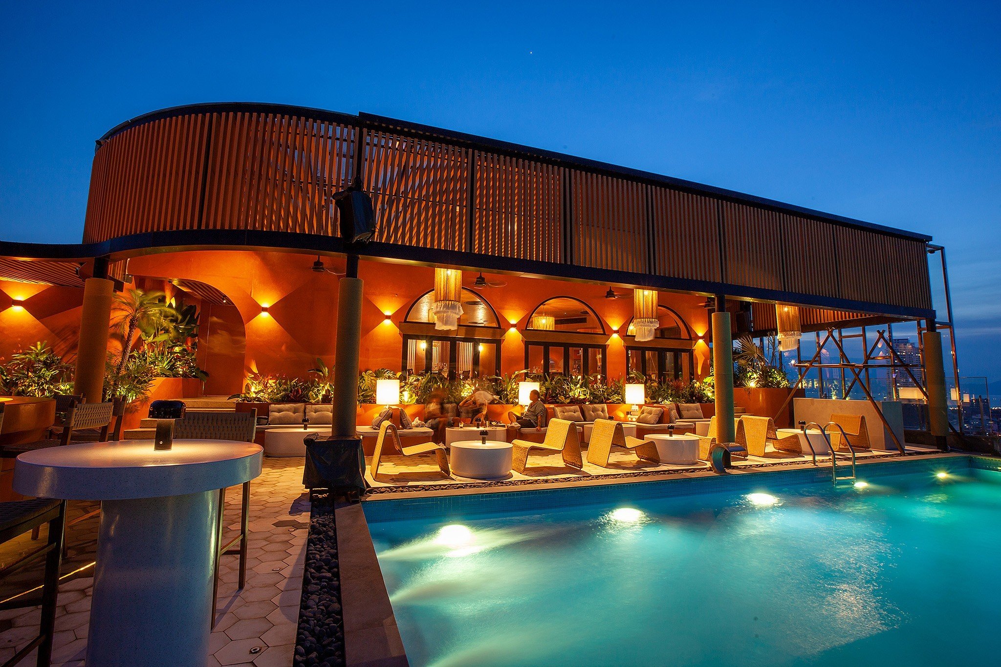 Top 15 quán cafe rooftop Đà Nẵng đẹp đáng trải nghiệm