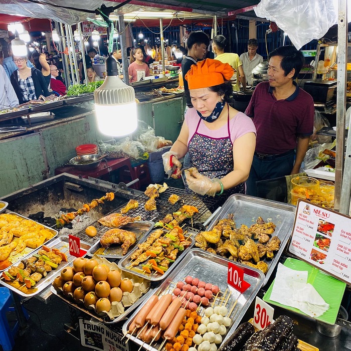 Top các địa điểm khám phá khu phố ẩm thực Đà Nẵng nổi tiếng