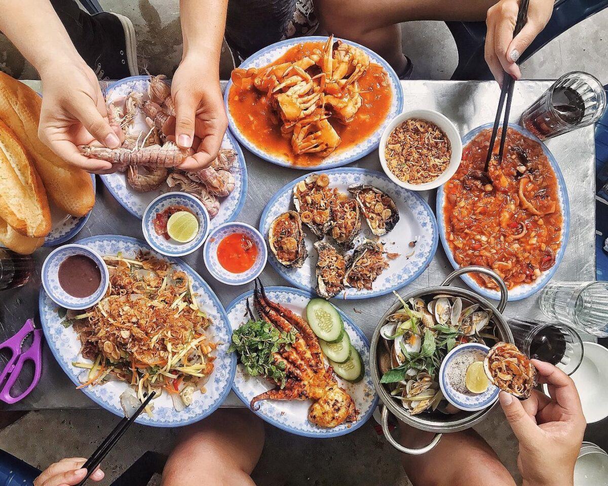 Top các địa điểm khám phá khu phố ẩm thực Đà Nẵng nổi tiếng