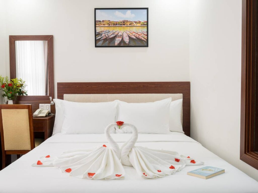 Review Ngoc Minh Hotel: khách sạn 2 sao tại khu Xuân Hà Đà Nẵng có gì?