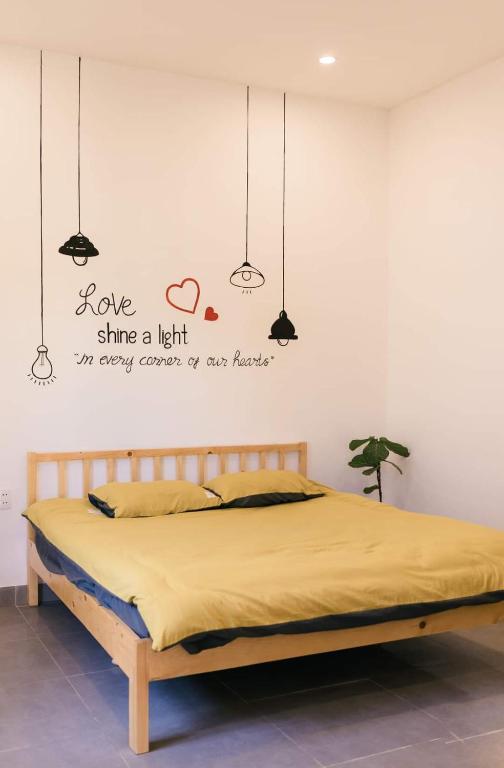 Review Nhà của Te: Hostel & tea room gần sân bay Đà Nẵng, có bếp và không gian vườn
