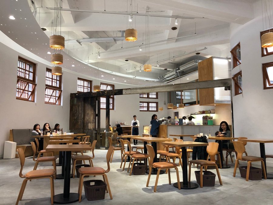 Top 10 địa chỉ cafe cá koi Đà Nẵng đẹp, không gian thư giãn và đồ uống đáng thử